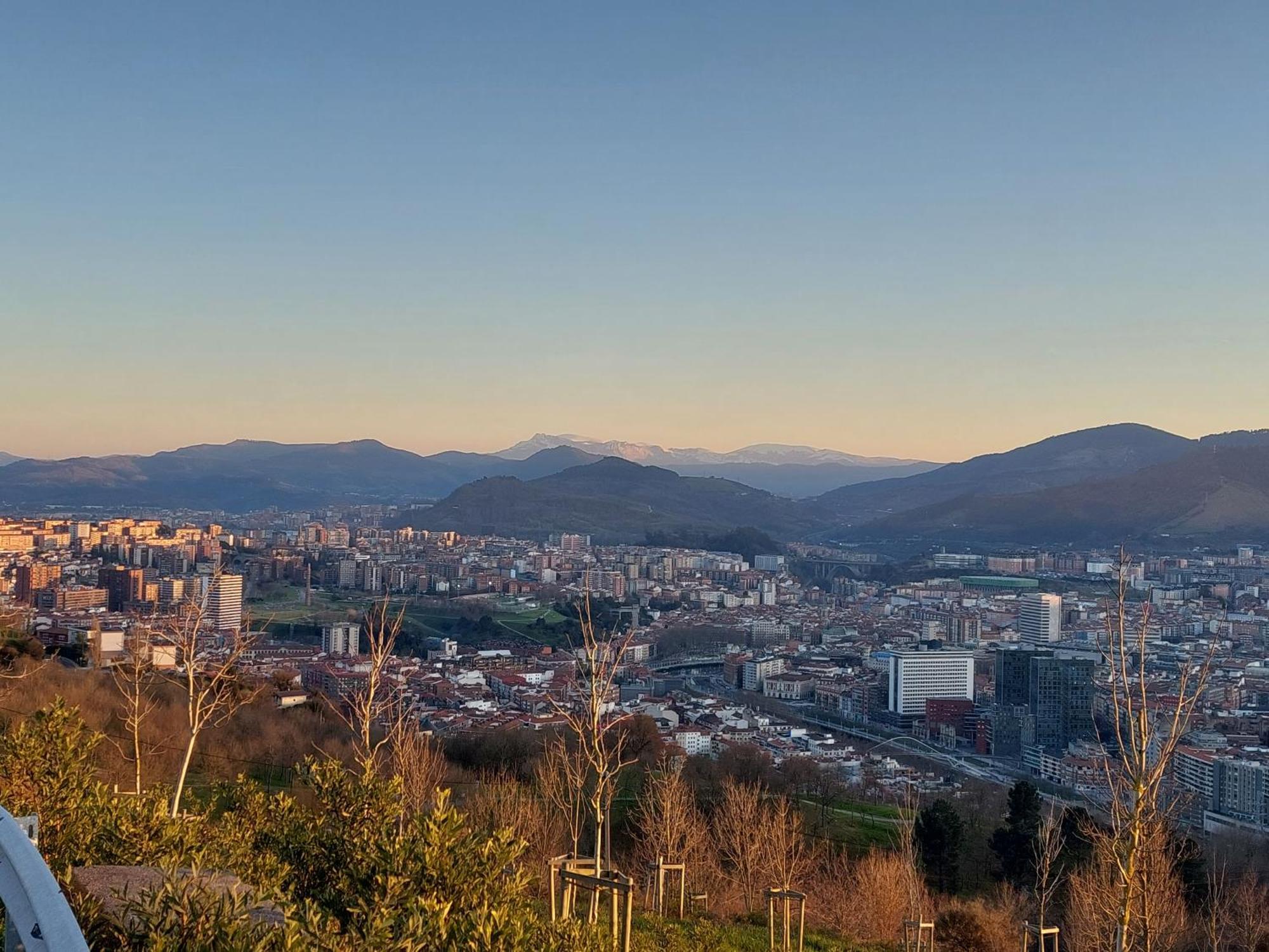 Bilbao Center Apt 90'S Parking מראה חיצוני תמונה